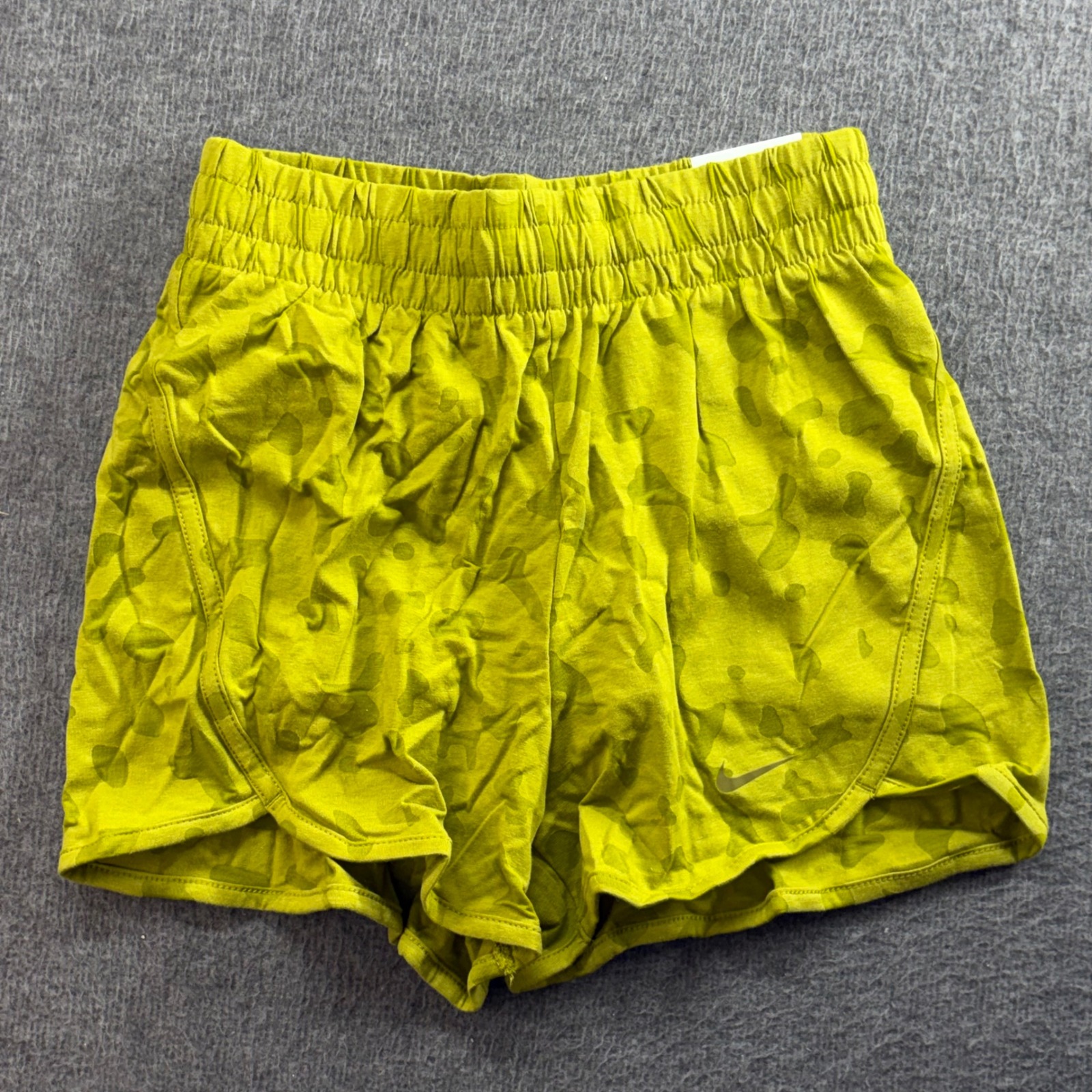 Nike Kids Training Shorts Lime Green Camo Loose Fit Fb1095390 Size Medium Nwt